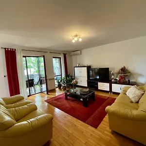 Adri Apartment