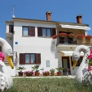 Mirela Apartment